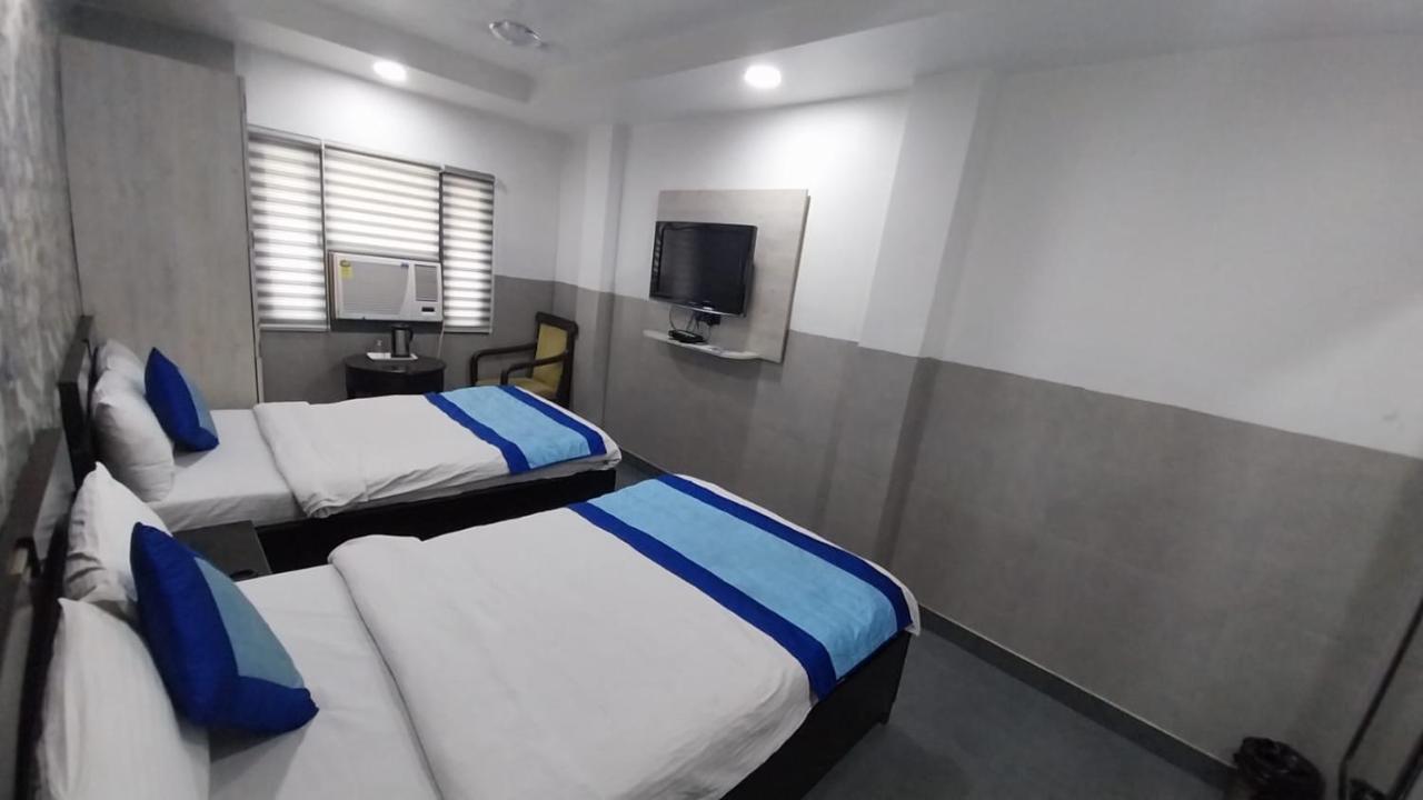 Hotel Crystal Palace New Delhi Extérieur photo