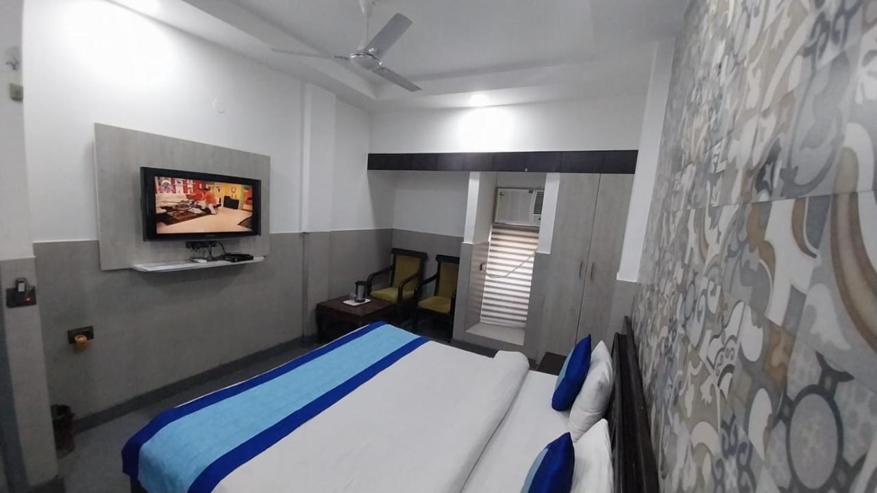 Hotel Crystal Palace New Delhi Extérieur photo